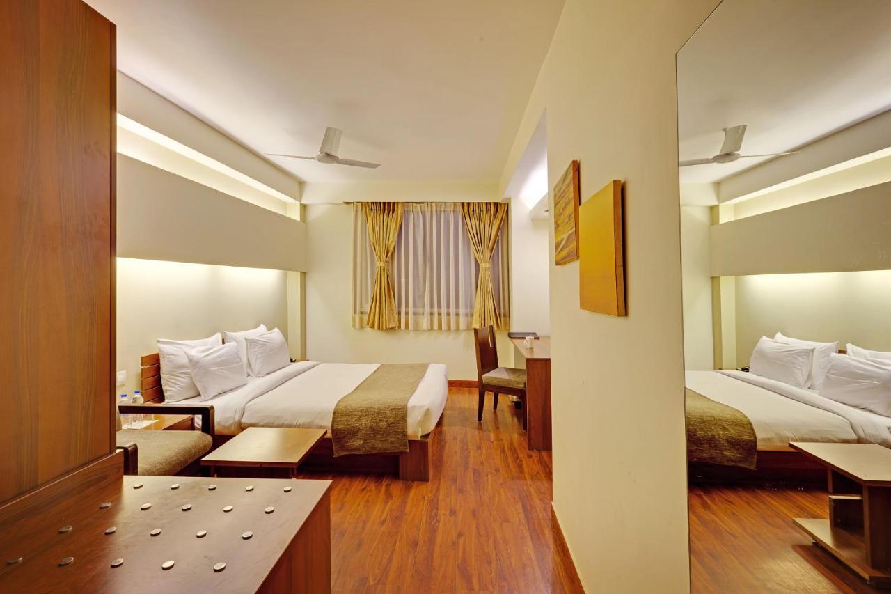 Whispering Palms Hotel Jaipur Extérieur photo