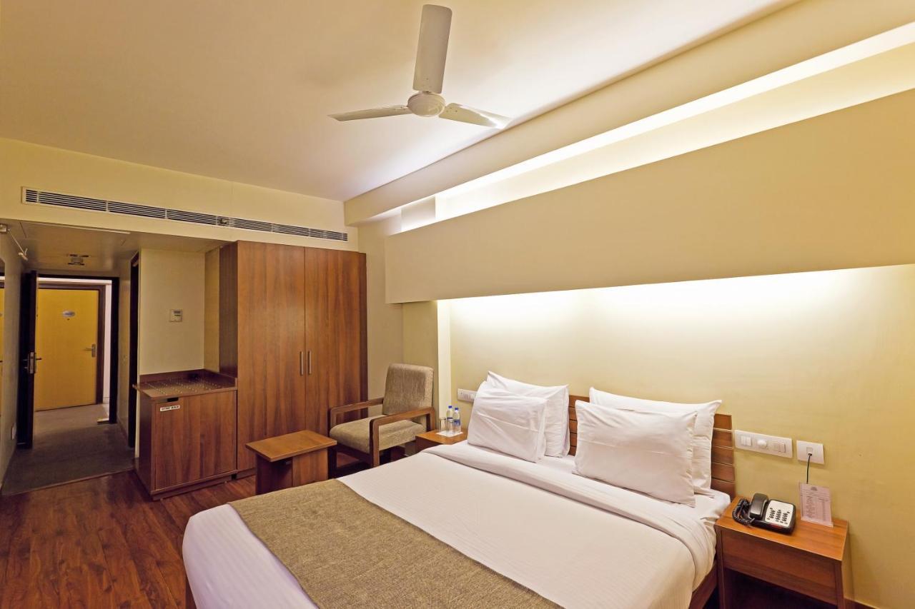 Whispering Palms Hotel Jaipur Extérieur photo