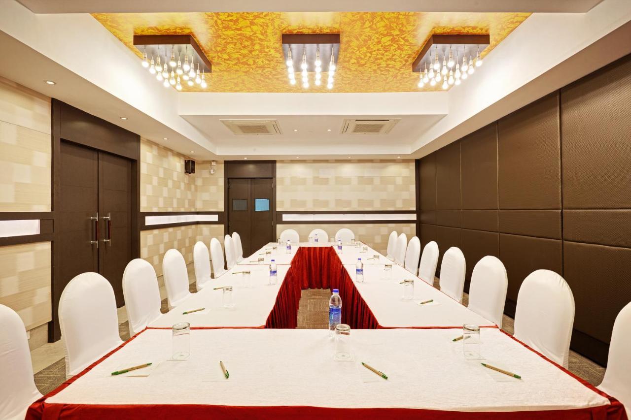 Whispering Palms Hotel Jaipur Extérieur photo